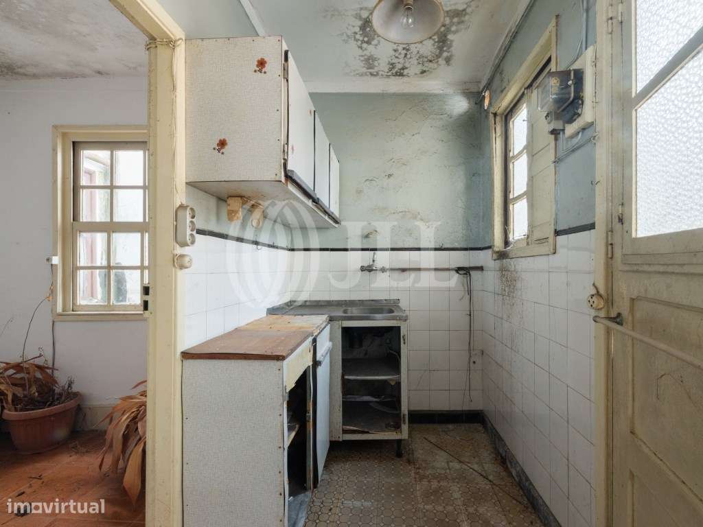 Prédio para reabilitação total, em Campanhã, Porto-26