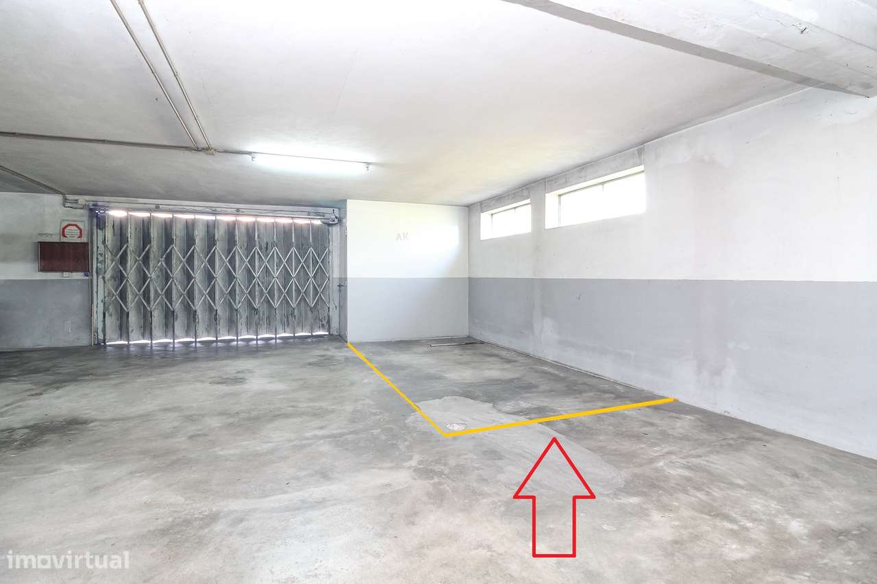 Apartamento T2 | Último Piso | Duas Frentes | Garagem | Valongo-16