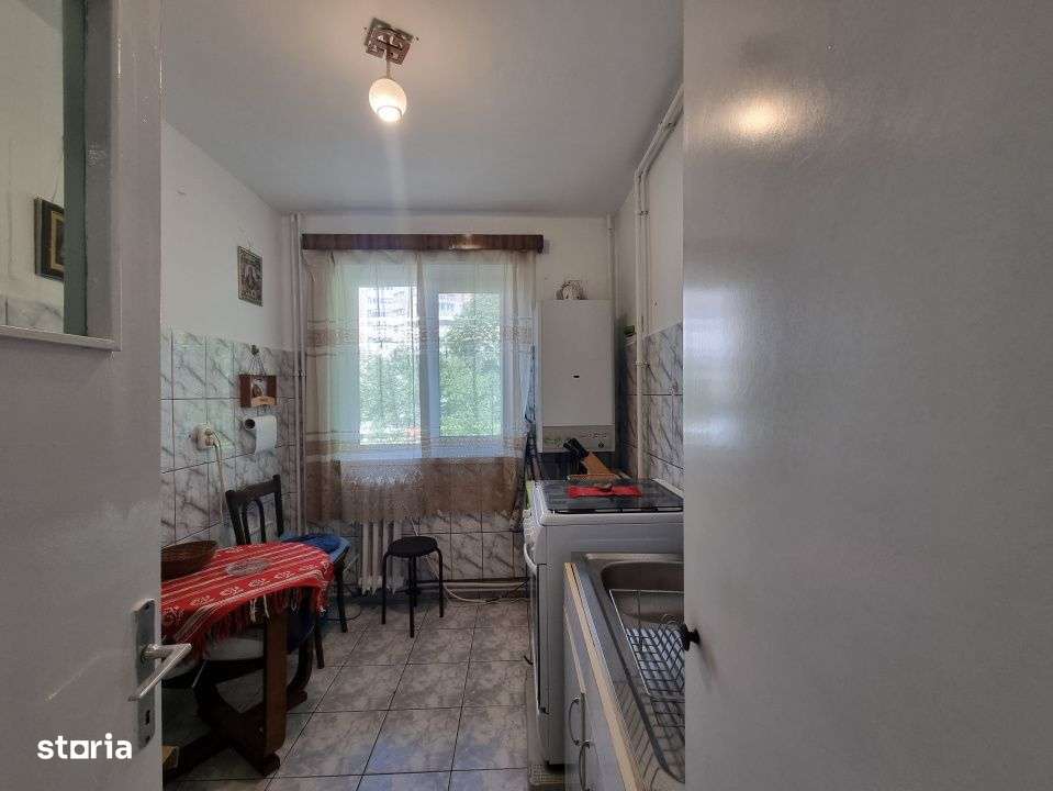 Apartament 2 camere decomandate, etaj 3, Zona Centrala - Imagine principală: 2/9