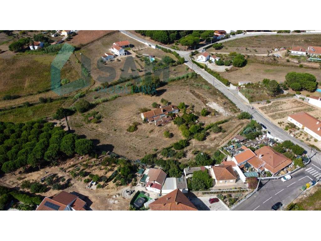 Moradia Térrea para Restauro | Terreno de malha urbana com 9.004 m²-12