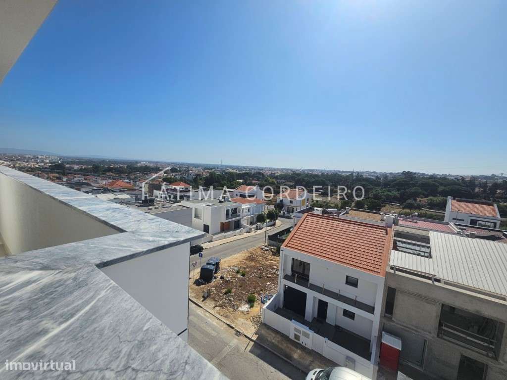 Magnífico apartamento T3, situado no 2.º andar direito de um edifíc... - Grande imagem: 5/21