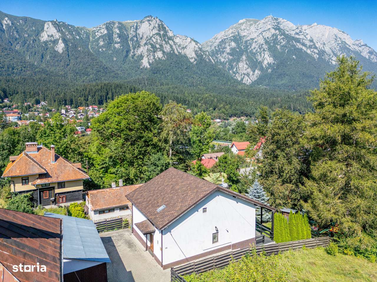 Casă P+M cu 6 camere în Bușteni - Zona Zamora - Imagine principală: 2/20