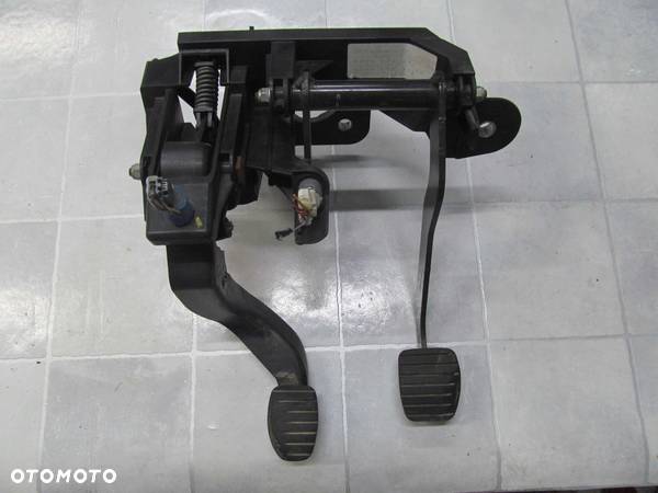 RENAULT MASTER III PEDAL SPRZEGLA HAMULCA 10/16 - 2