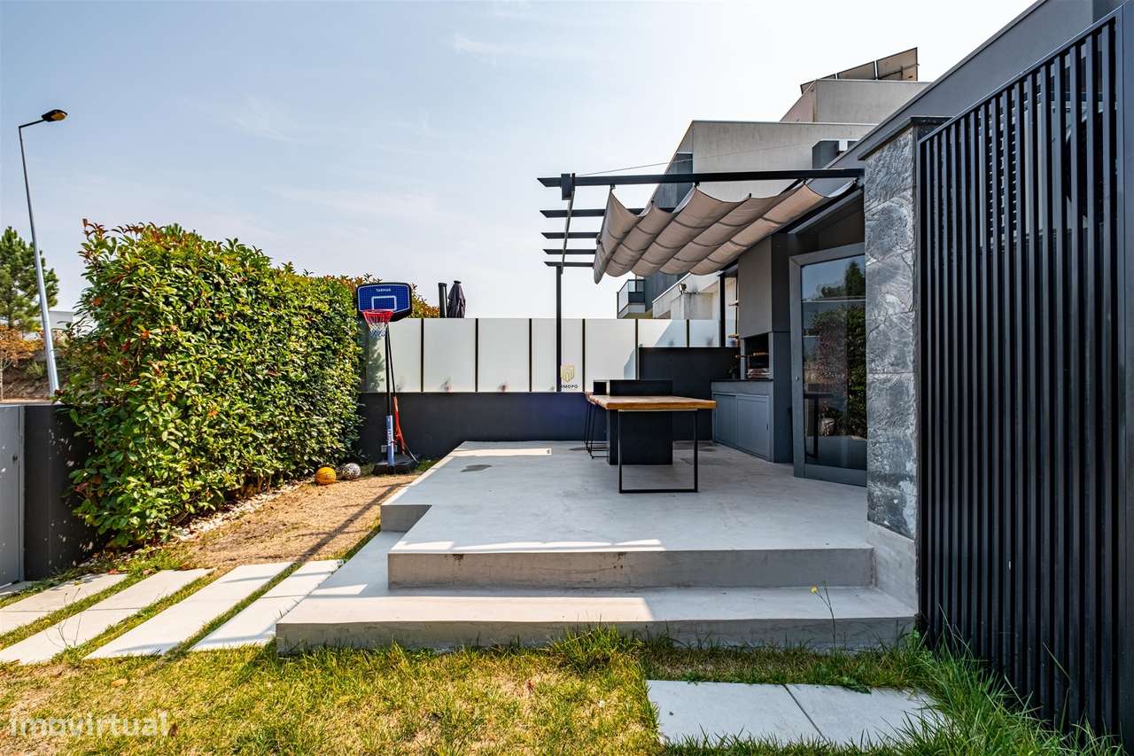 Moradia Isolada T4 Venda em Cidade da Maia,Maia - Grande imagem: 4/36