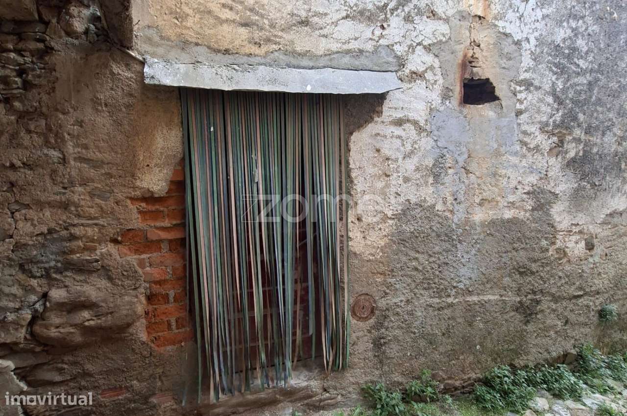 Moradia T1 para recuperar no Casal de São José em ARGANIL - Grande imagem: 2/16