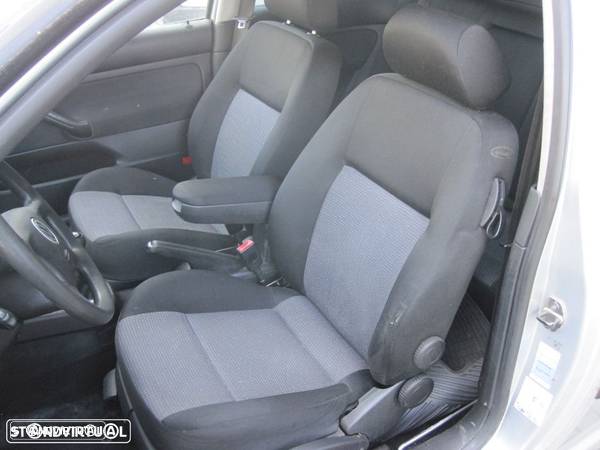 VW Golf IV 1.9 tdi 100cv de 2002 para peças - 7