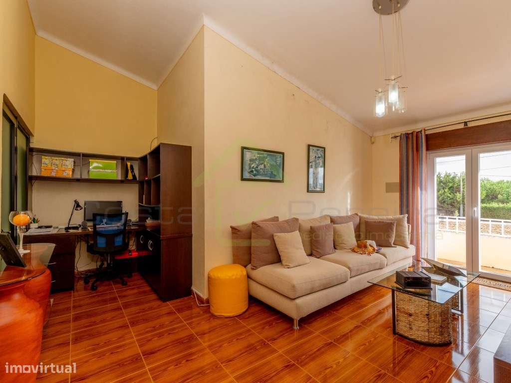 Moradia T4 a minutos dos acessos da A8 e perto das praias de região-28