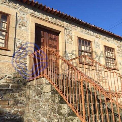 Moradia em Pedra no centro da aldeia de Fornelos - Grande imagem: 5/24