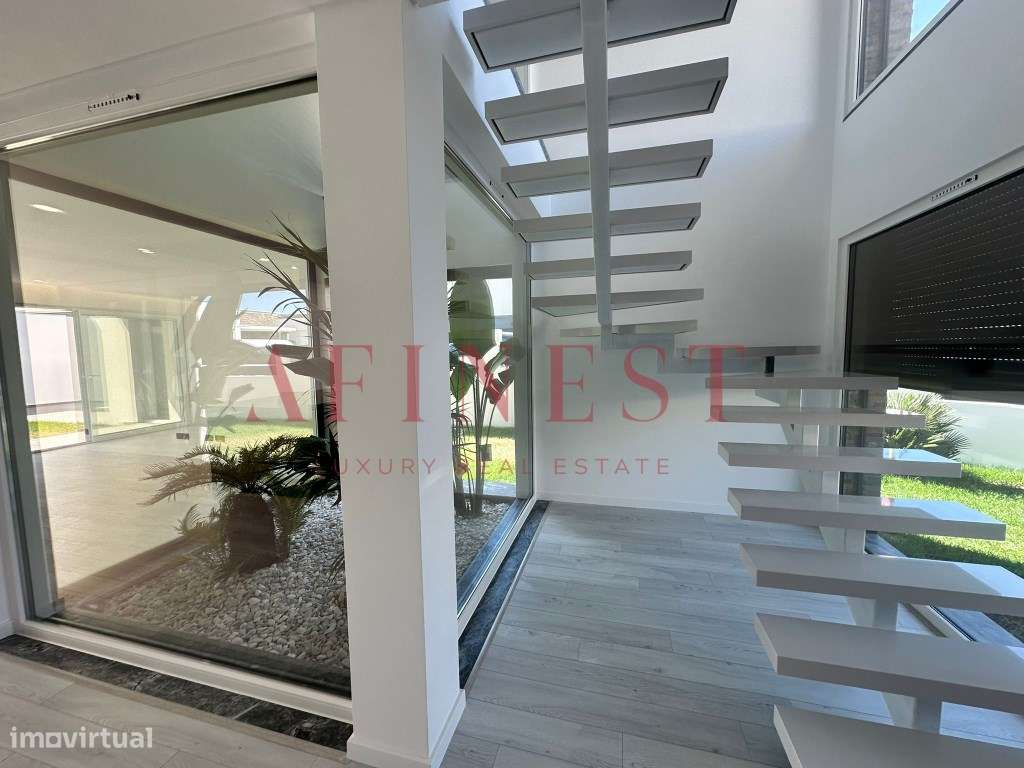 MORADIA T4 COM PISCINA, JARDIM E GARAGEM - QUINTA VALADARES - Grande imagem: 5/25