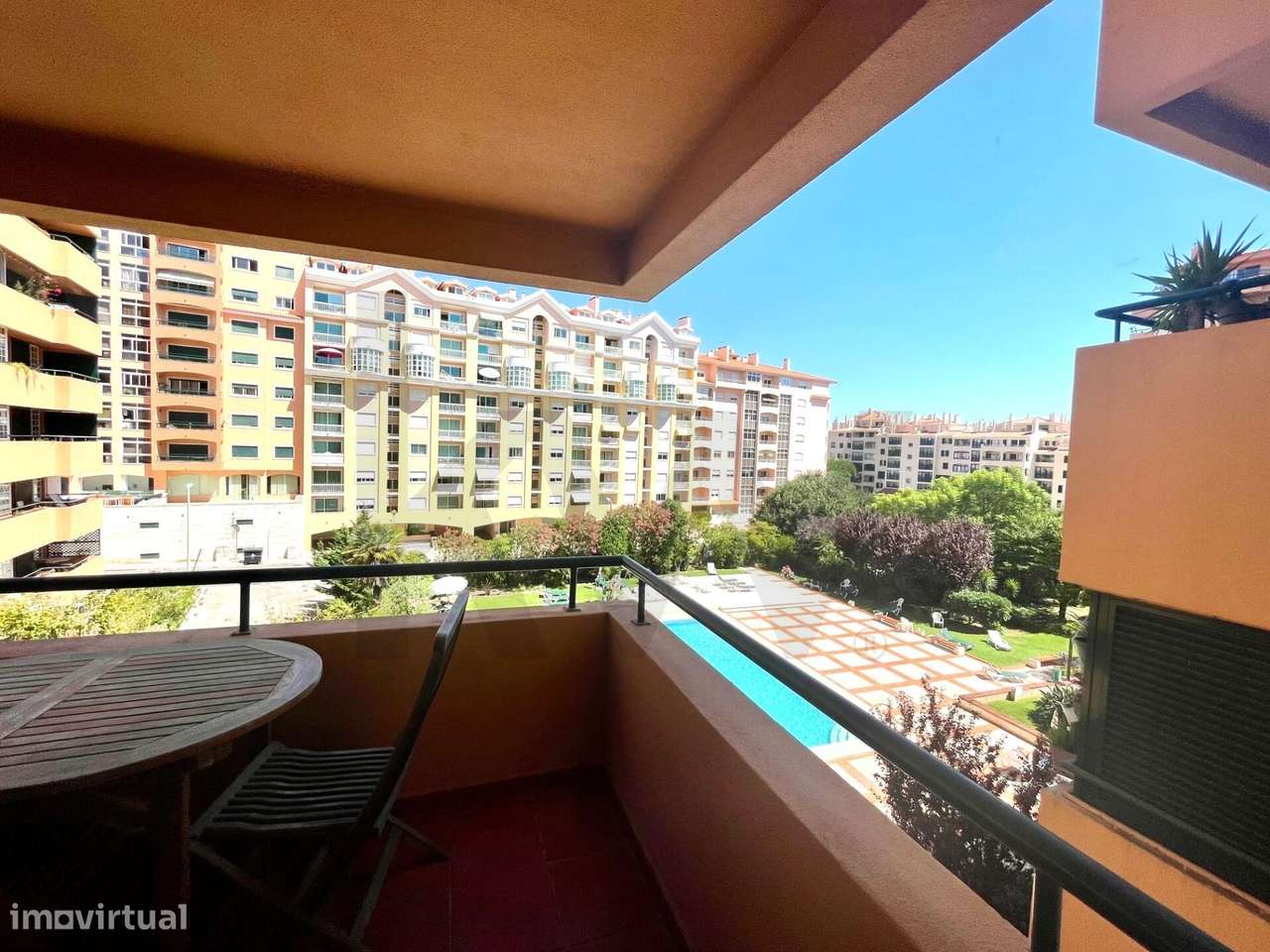 Apartamento em condomínio com piscina em Cascais - Guia a 10 min a pé - Grande imagem: 2/28