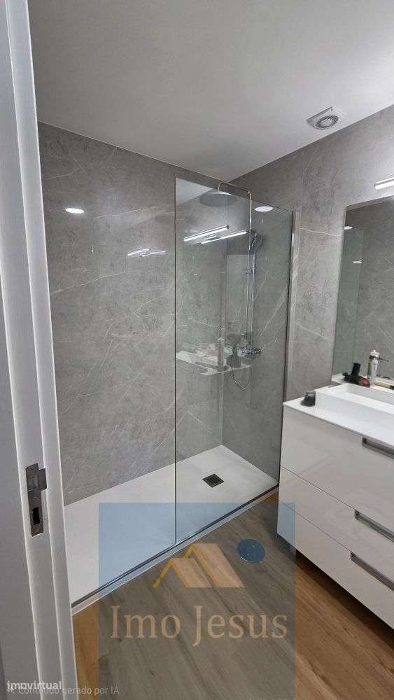 Moradia T3 centro Carvalhos-19