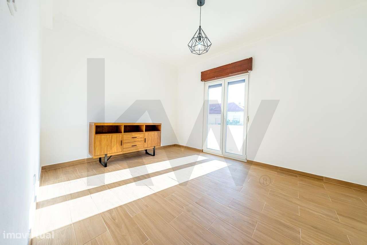 T2 Remodelado para Arrendamento em Famões - Odivelas - Grande imagem: 5/23