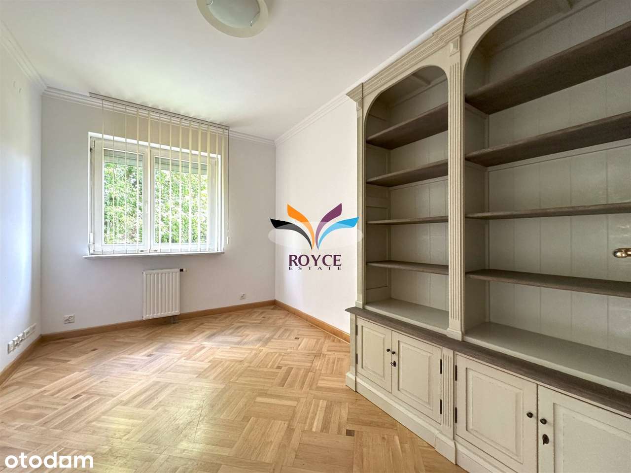 Mokotów ul. Śródziemnomorska 120 m2 garaż komórka-7