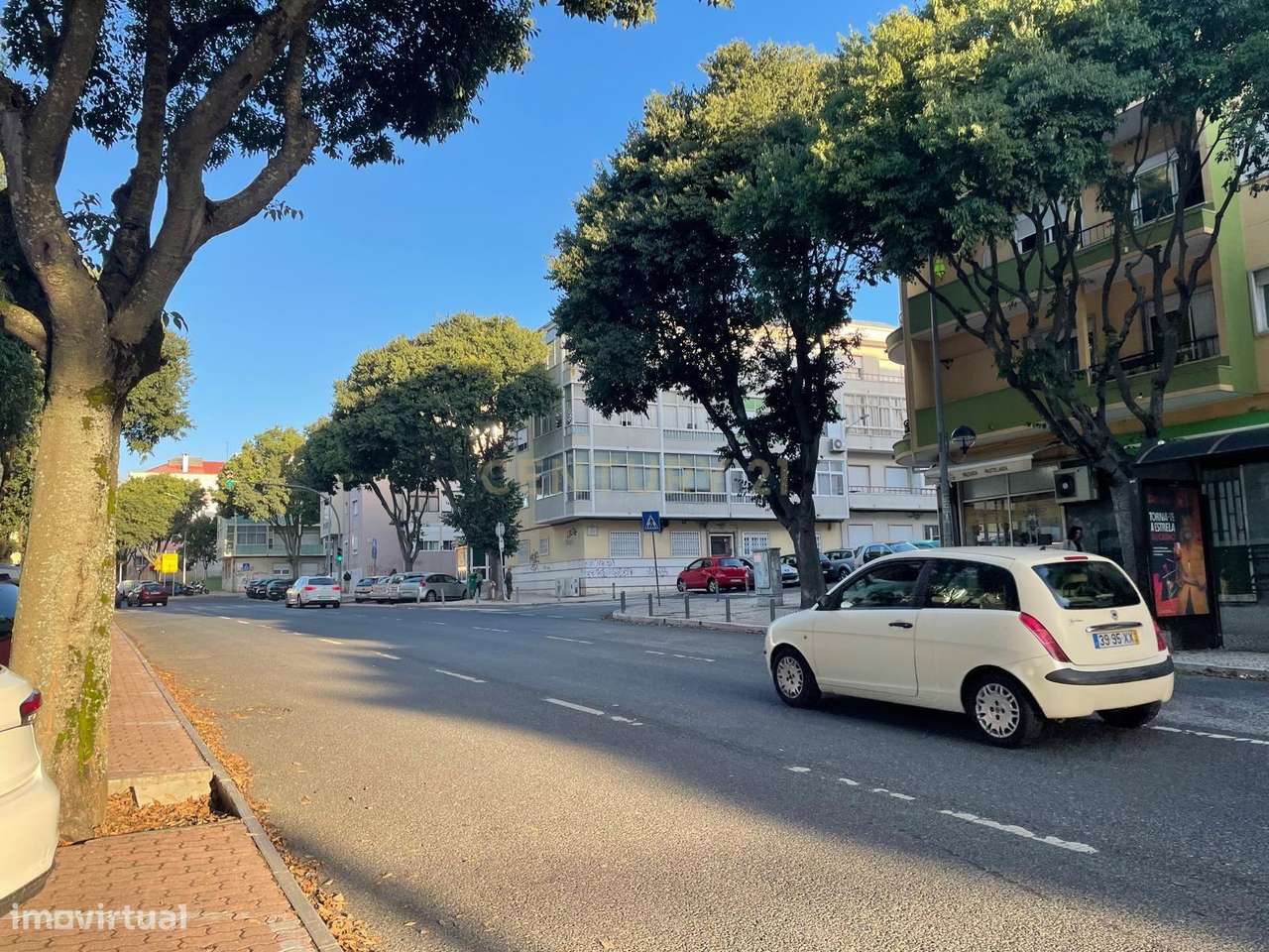 TERRENO PARA CONSTRUÇÃO JUNTO AO METRO DA AMADORA - Grande imagem: 5/9