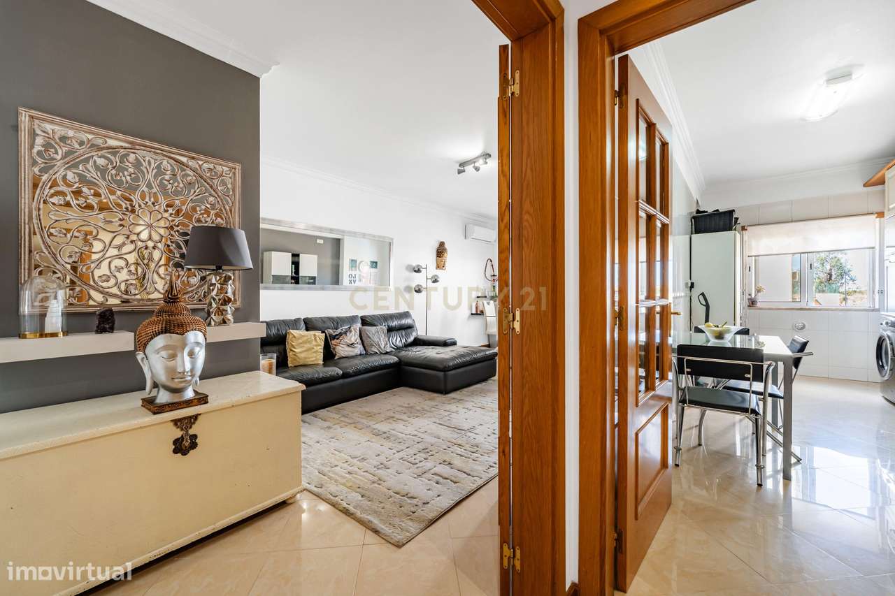 Apartamento T3 em Santa Marta do Pinhal / Corroios / Seixal.-8