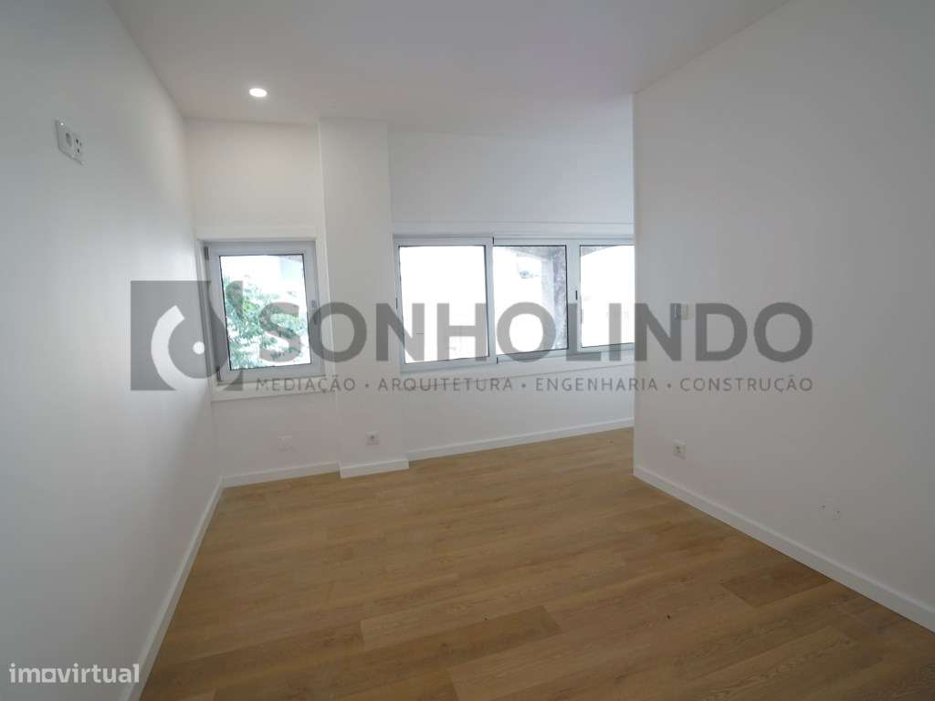 Apartamento T2 remodelado no centro de Gueifães.-11