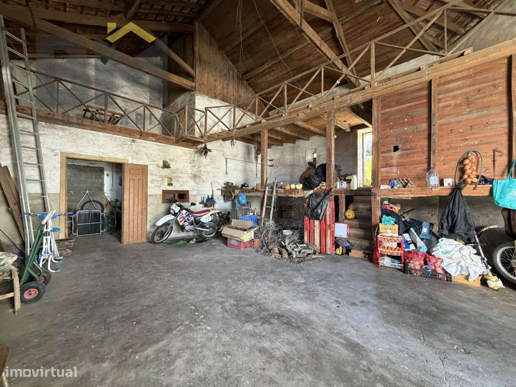 Edifício antigo no centro da aldeia de Proença-a-Velha-5