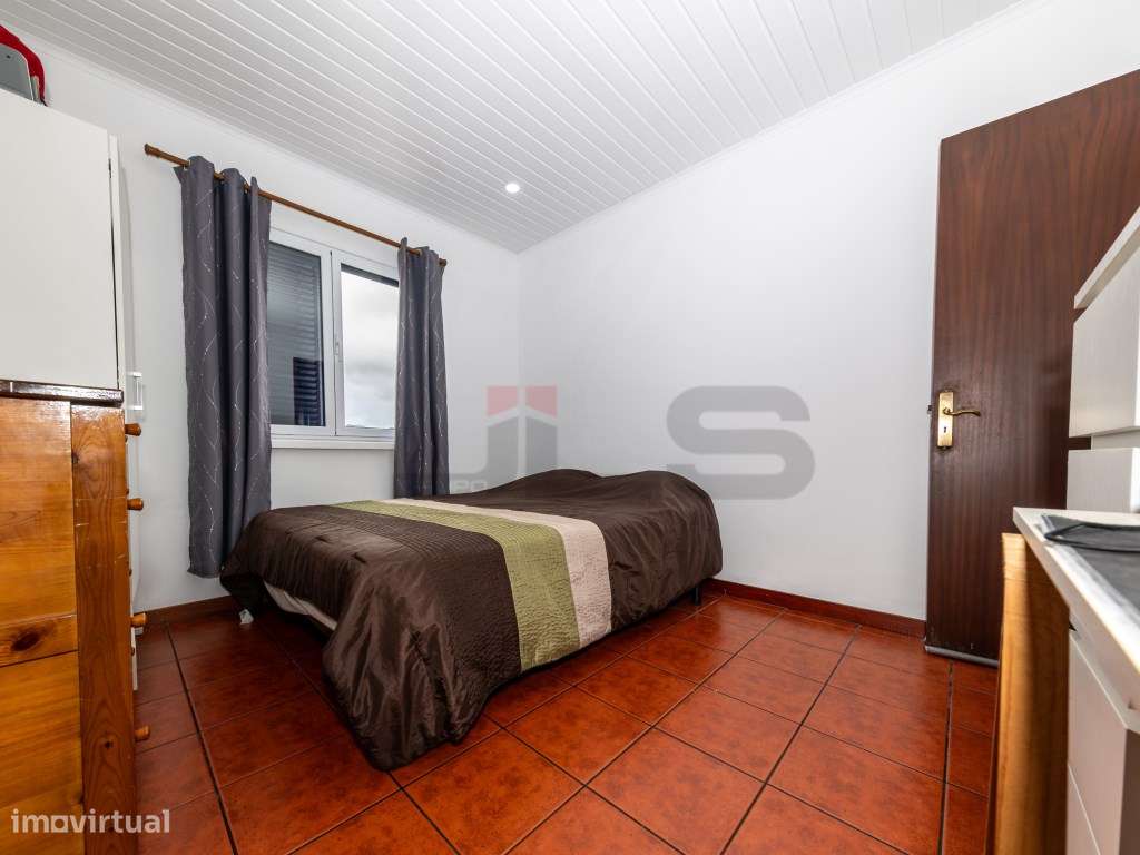 Moradia T4 com Garagem e Quintal nas Calhetas - Ribeira Grande-27