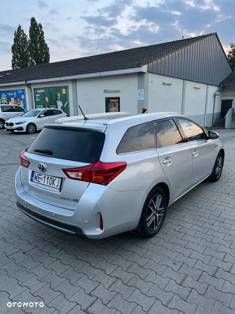 Toyota Auris - 2