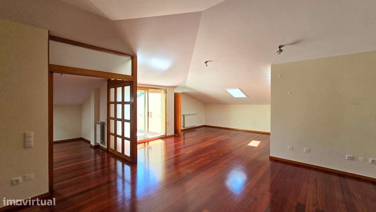 T3 Duplex Remodelado em Cond. Fechado -  São Félix da Marinha / Granja-18