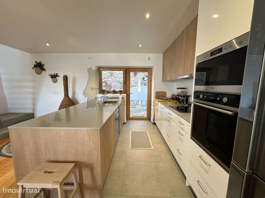 À Venda: Charmosa moradia totalmente renovada.-7