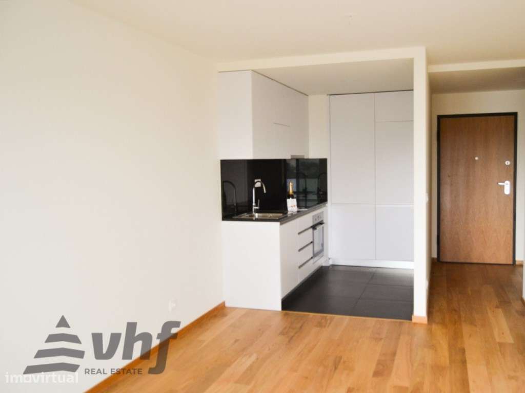 T1 com varanda e garagem - próximo do Hospital São João - Grande imagem: 5/12