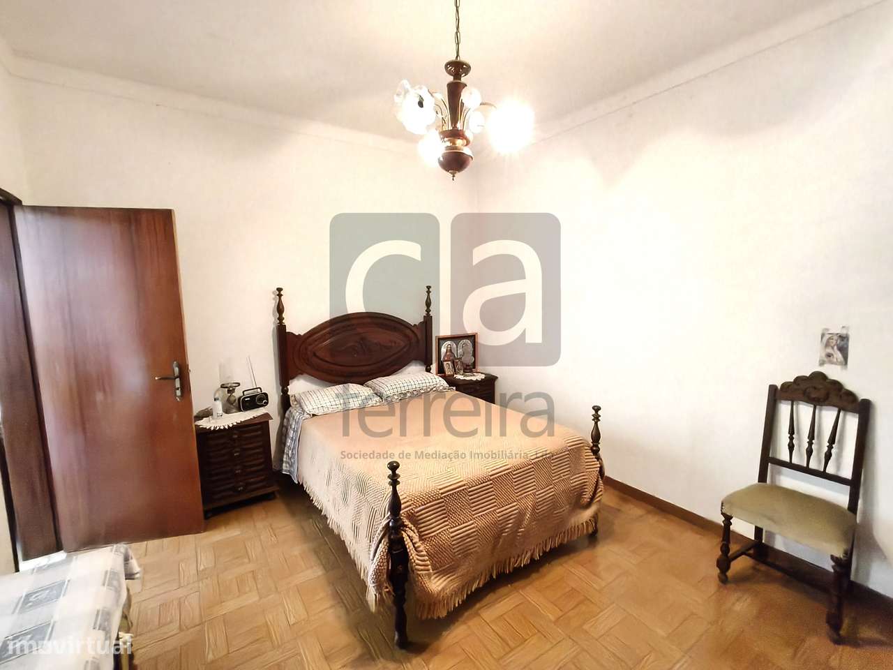 Moradia T5 na Azinhaga – Espaço e localização privilegiada-9