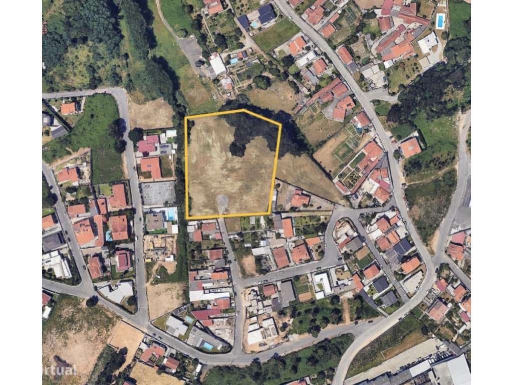 Terreno com cerca de 8000m2 e Projeto aprovado - construção 4 moradias-5