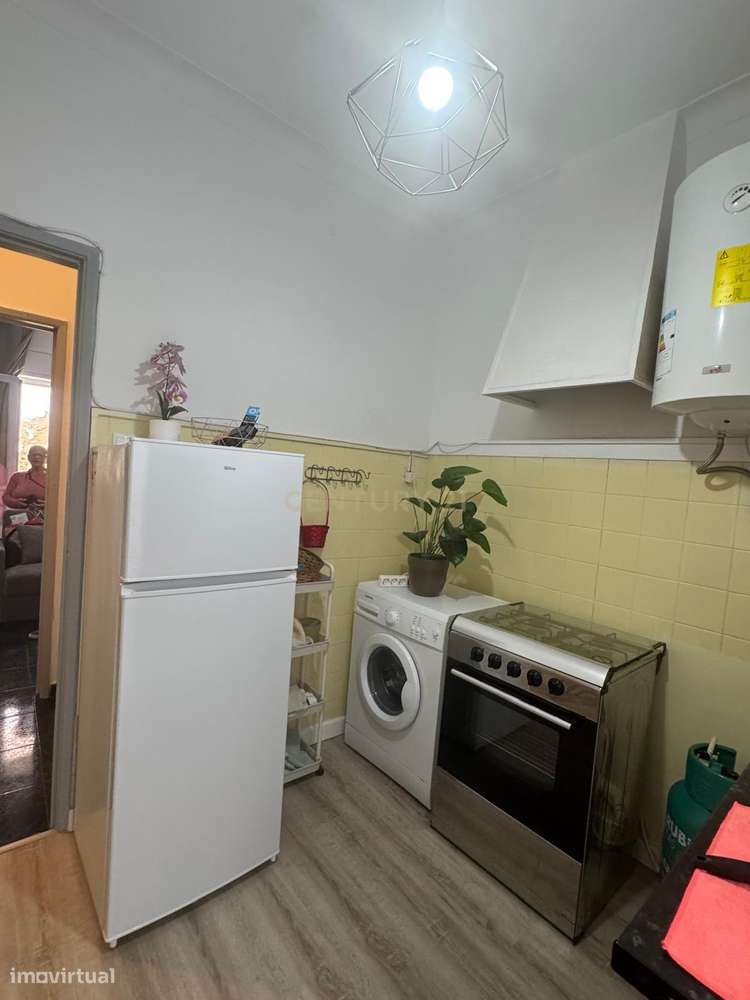 Edifício Usado em Setúbal com Excelente Localização-1