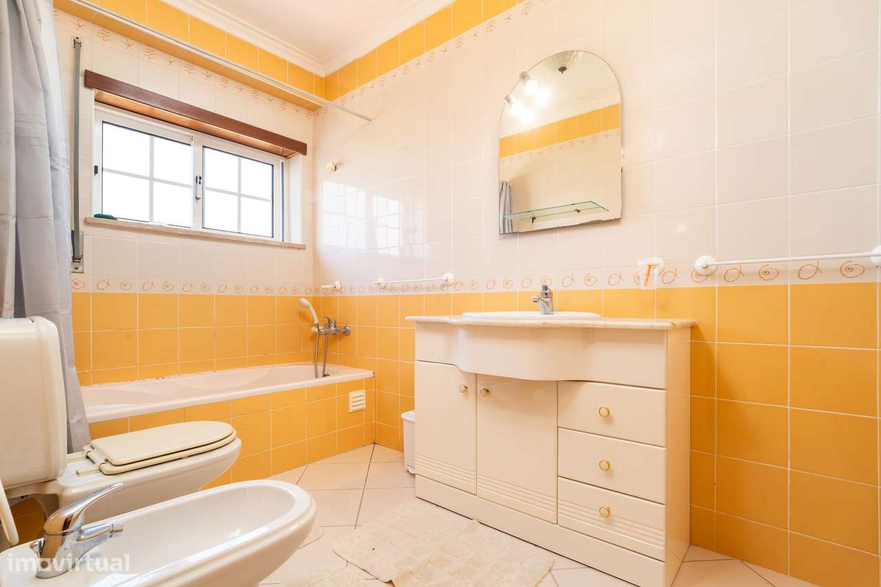 Apartamento T3 + 2 - Figueira da Foz-14