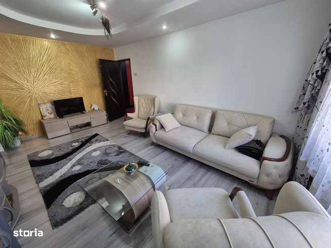 Apartament spațios de 2 camere, decomandat zona Alfa Arad – comision 0-0