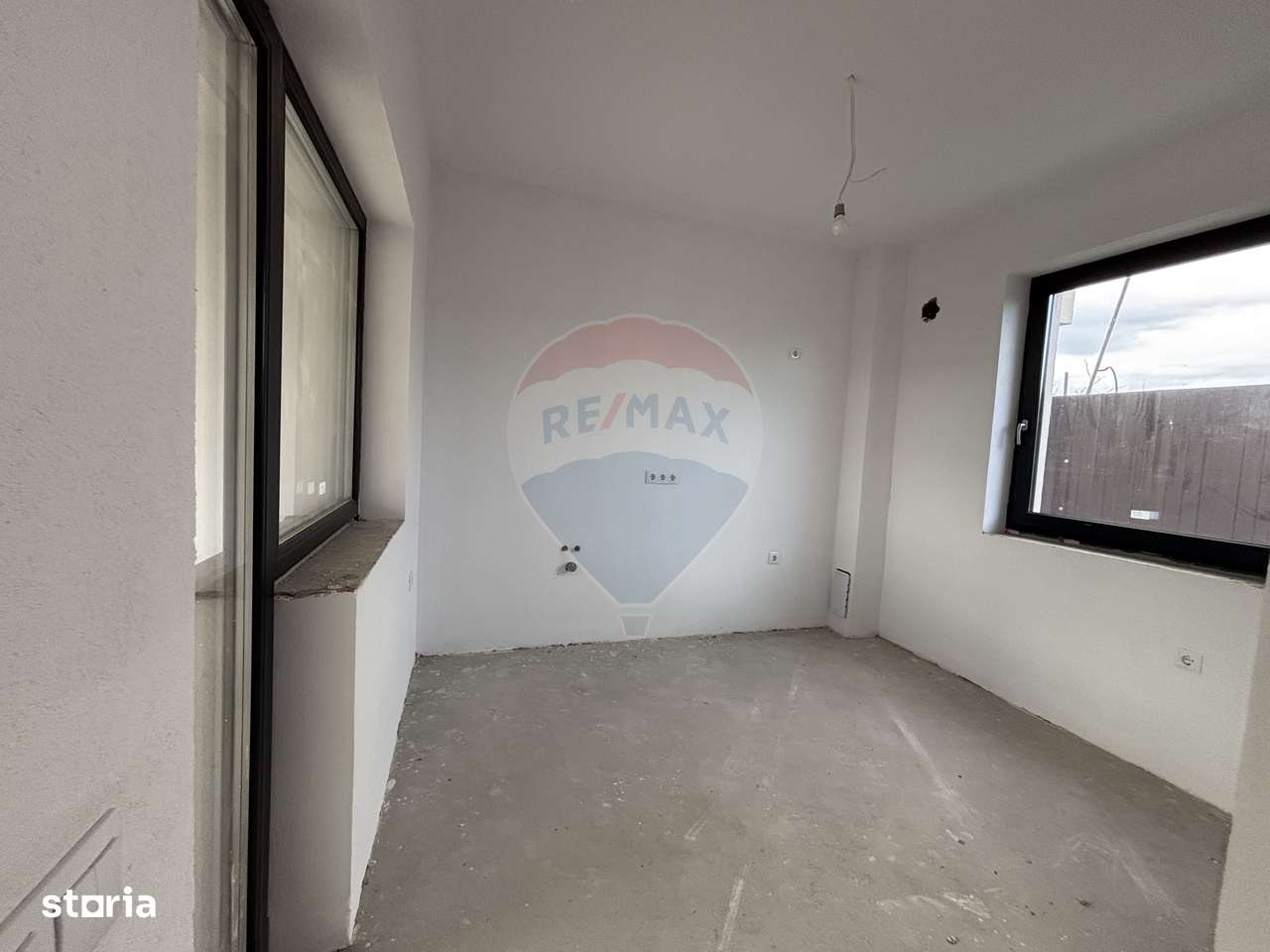 Casă / Vilă cu 4 camere de vânzare-5