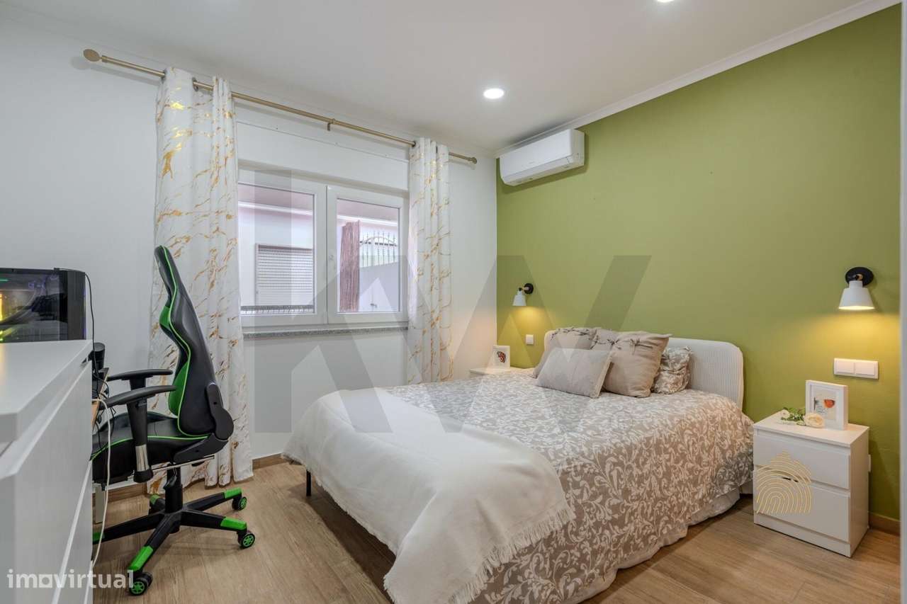 Moradia T4 remodelada com jardim, terraço e garagem | Vendas Novas-20