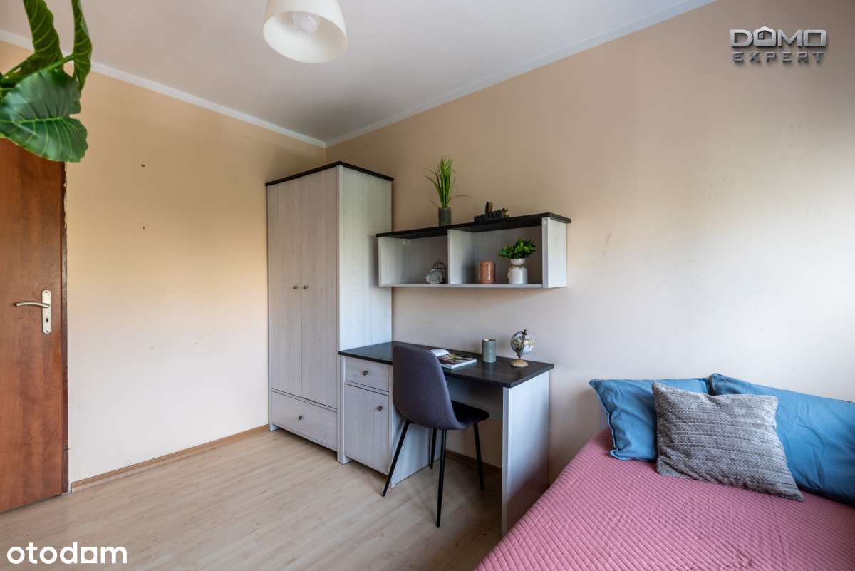 Trzy pokoje z balkonem w centrum-11