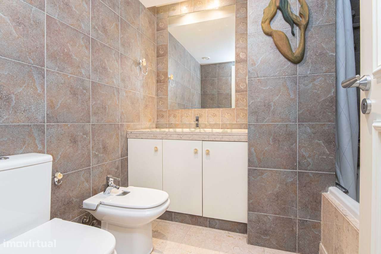 Apartamento T6 Único com Varandas Envolventes | Parque das Nações-17