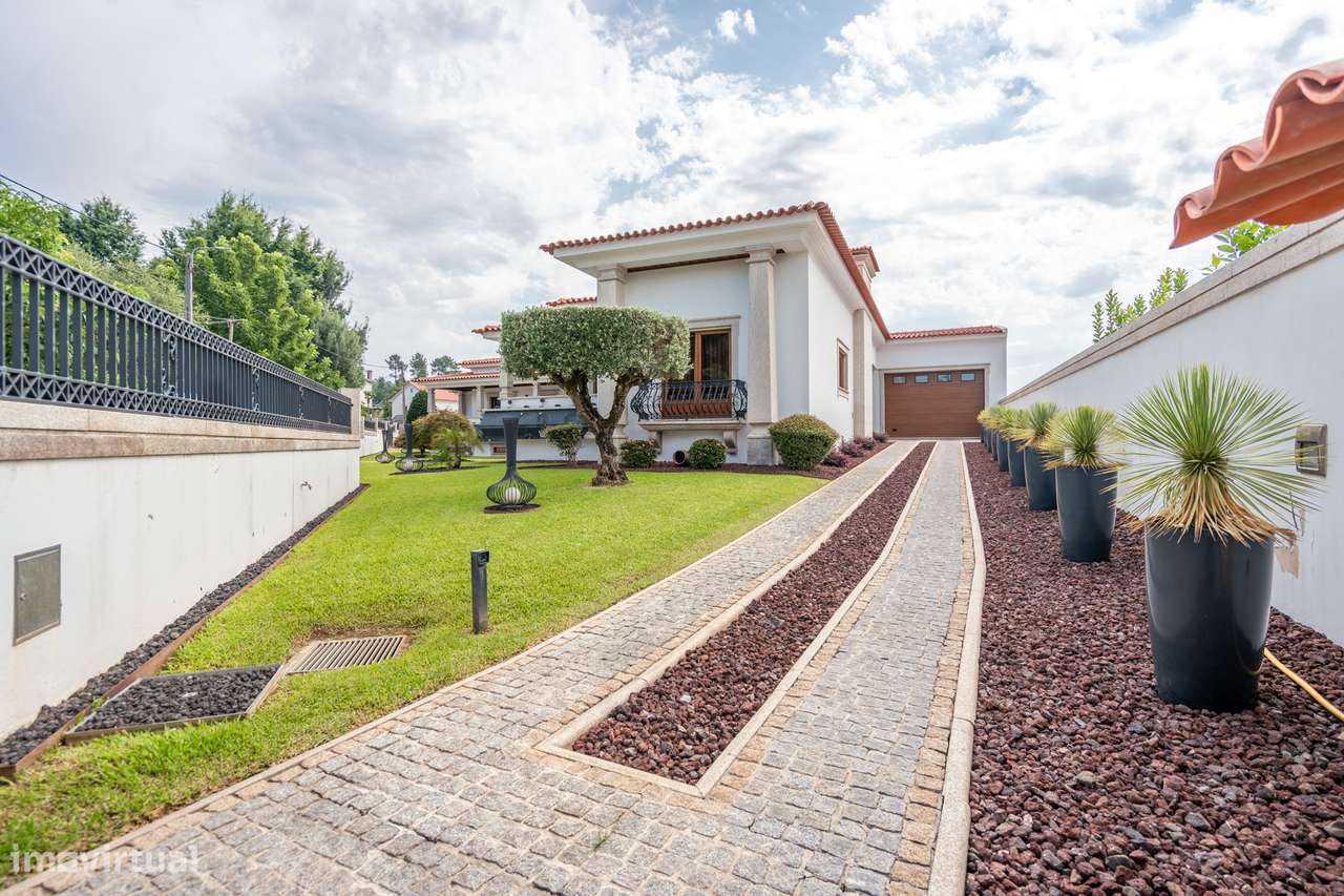 Moradia de Luxo - Grande imagem: 2/45