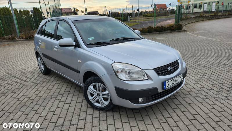 Kia Rio 1.4 / City - 15