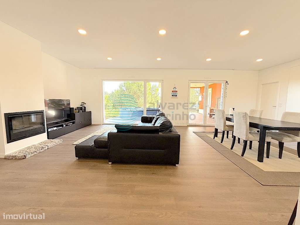 Excelente Moradia/Quintinha PISO TÉRREO V4, Ramalhal - Grande imagem: 4/60