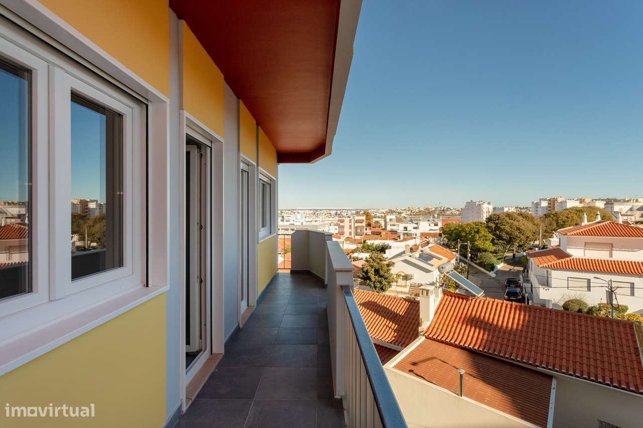 Apartamento T3 Renovado em Portimão-25