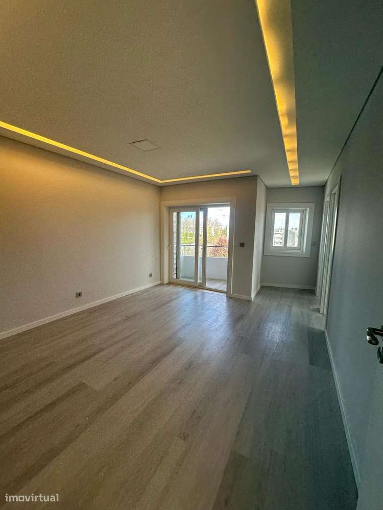 T3 c/ garagem e varanda, Totalmente Renovado - Ermesinde - Grande imagem: 4/14