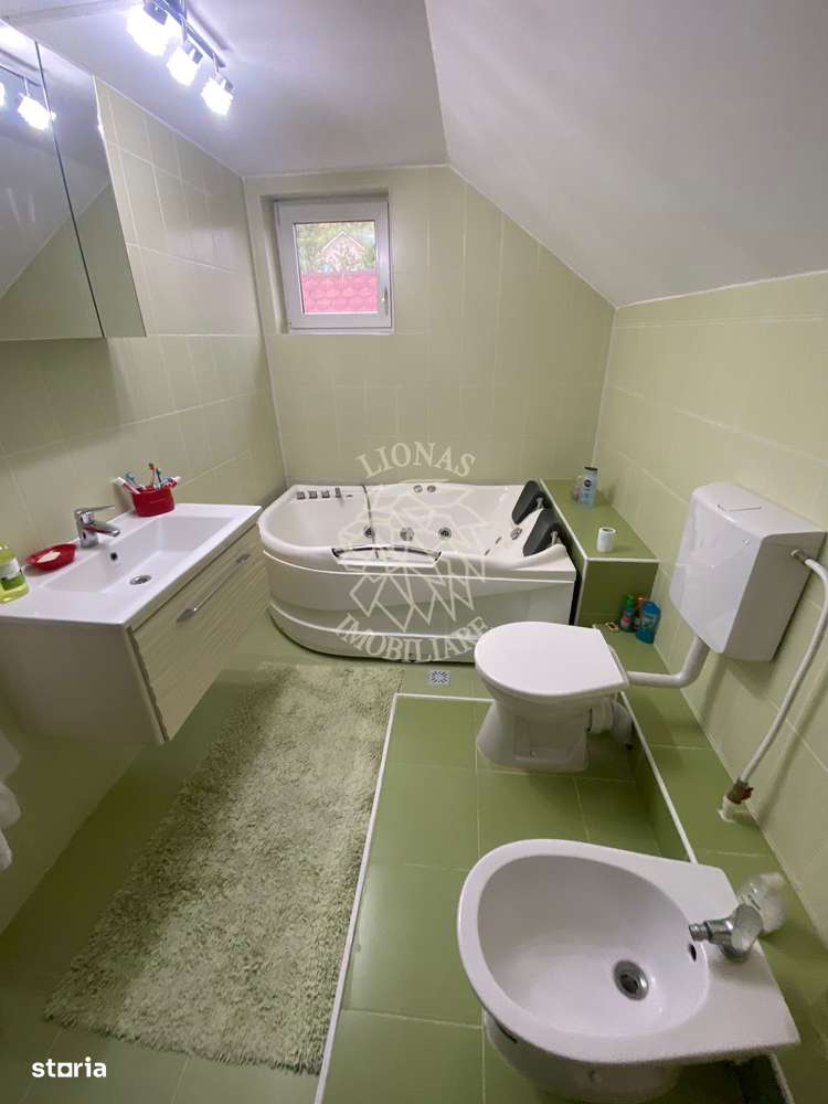 Casa 210 mp-garaj-curte amenajata-panouri solare-Ghinda - Imagine principală: 5/8