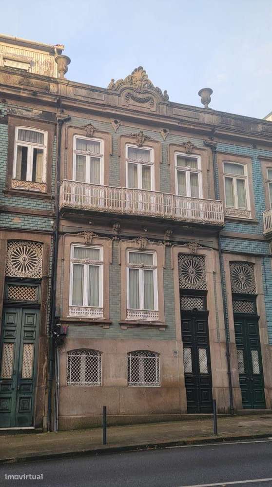 T1 com varanda e jardim no Empreendimento Álvares Cabral 91-14