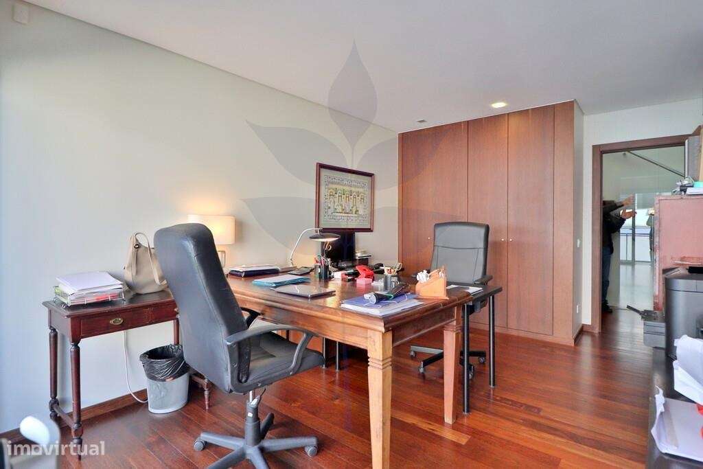 Venda Moradia Geminada Palmeira T4-31