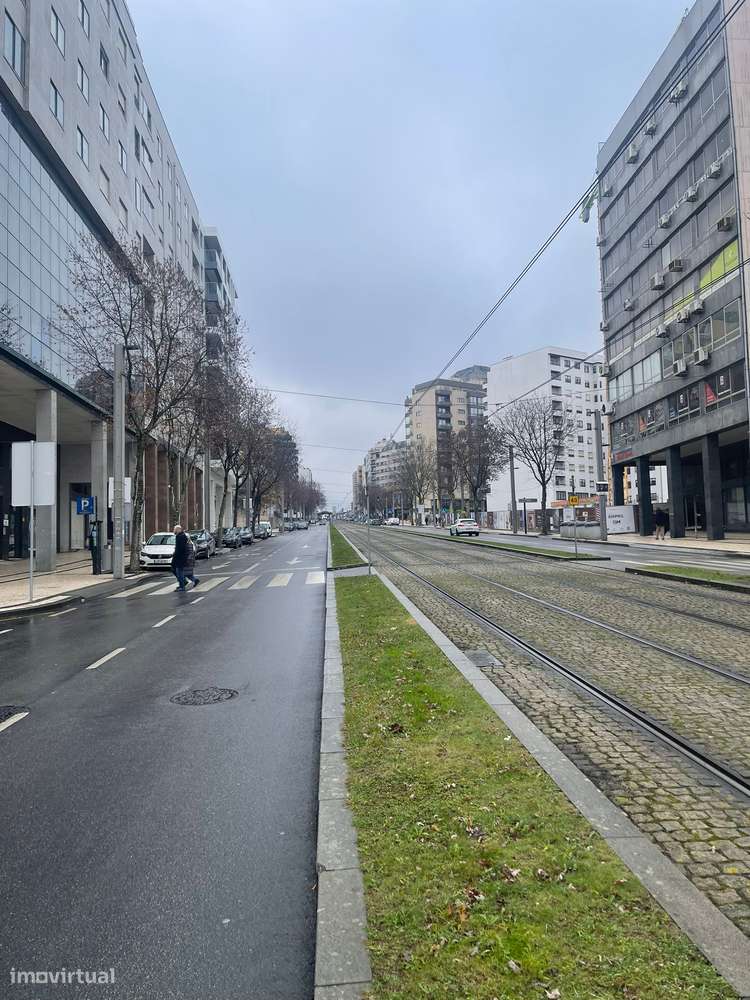 T2+1 na Avenida da Republica junto ao El Corte Inglês-26