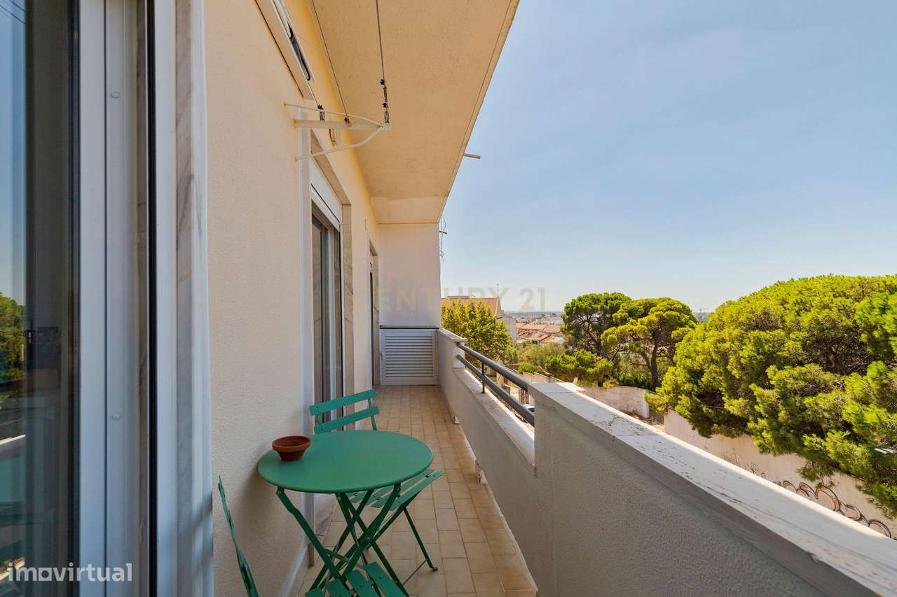 Apartamento T3 com varanda  no Feijó-20