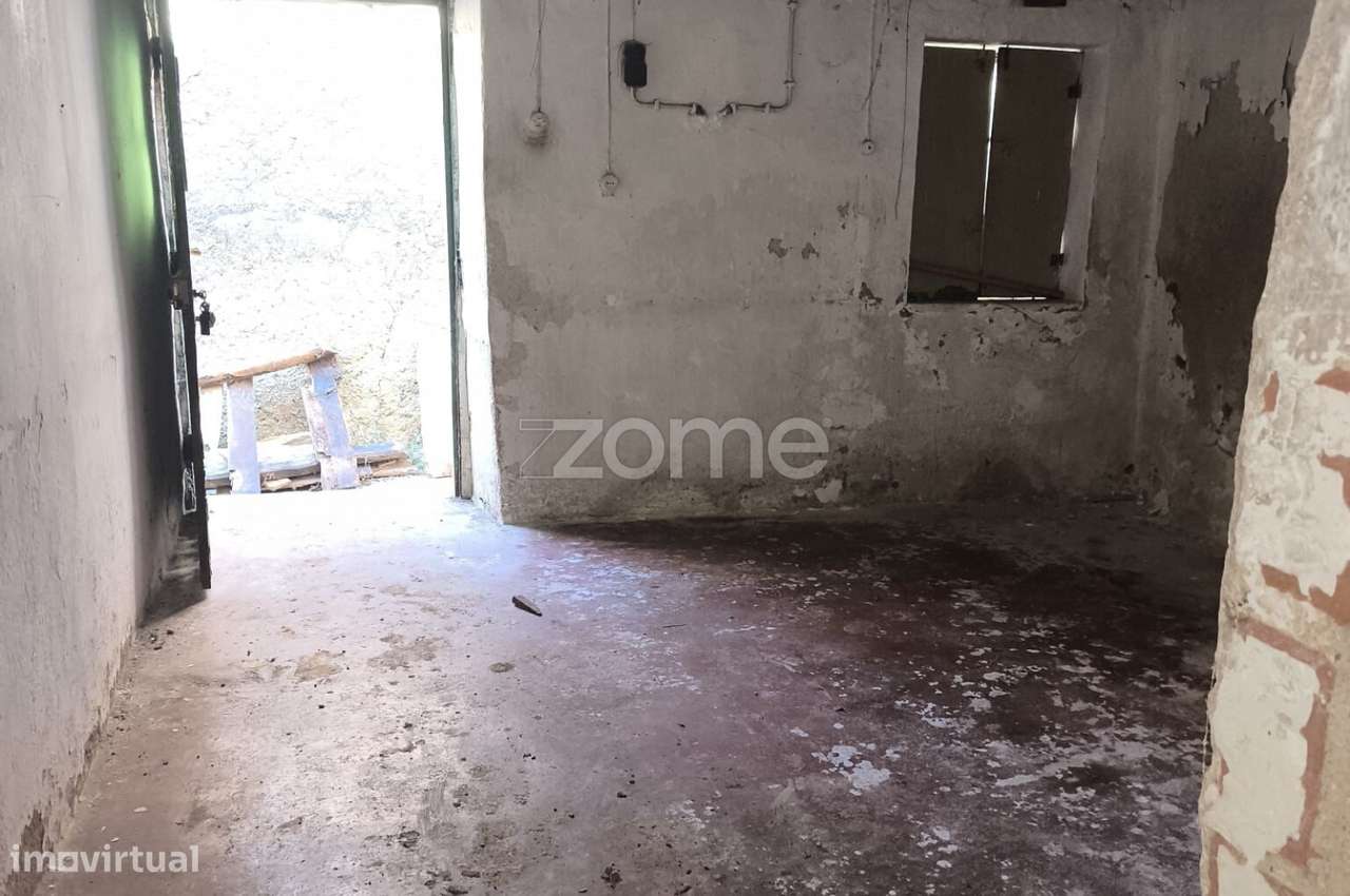 Moradia para Remodelação Total em Cabouco - Ceira-5