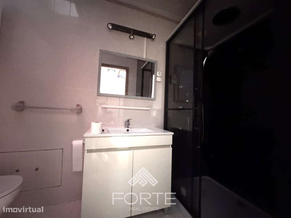 Moradia em banda T3 em São João da Madeira-11