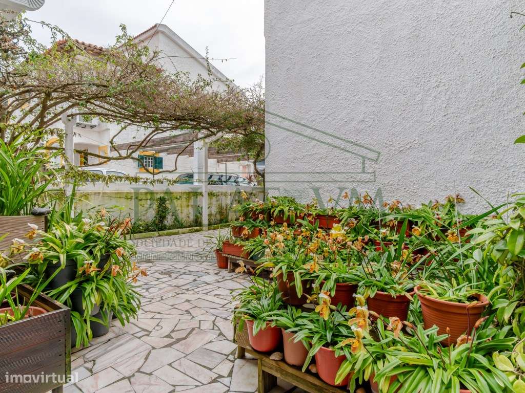 Moradia T5 centro da Charneca da Caparica-30