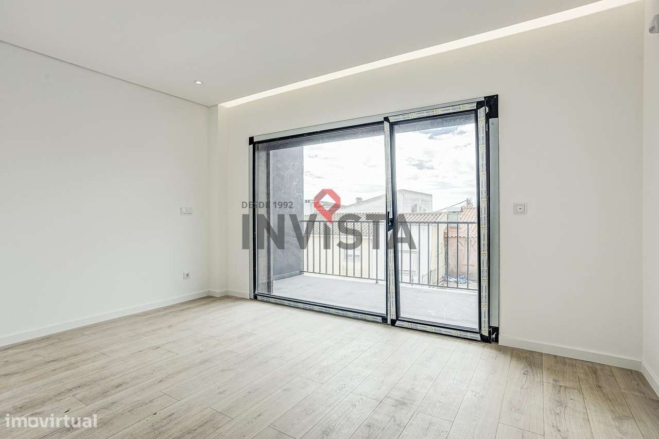 Moradia nova com 3 suites e com arquitectura moderna-18