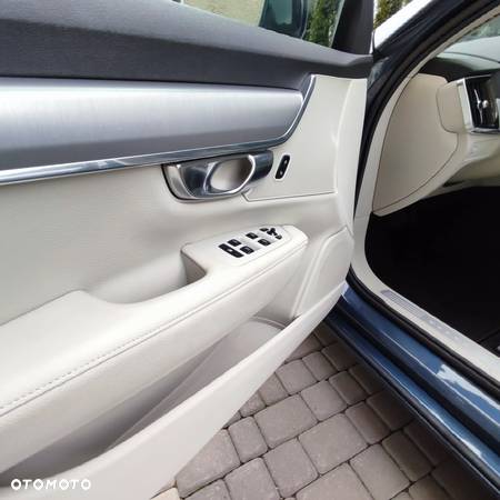 Volvo V90 D4 Geartronic Momentum - 25